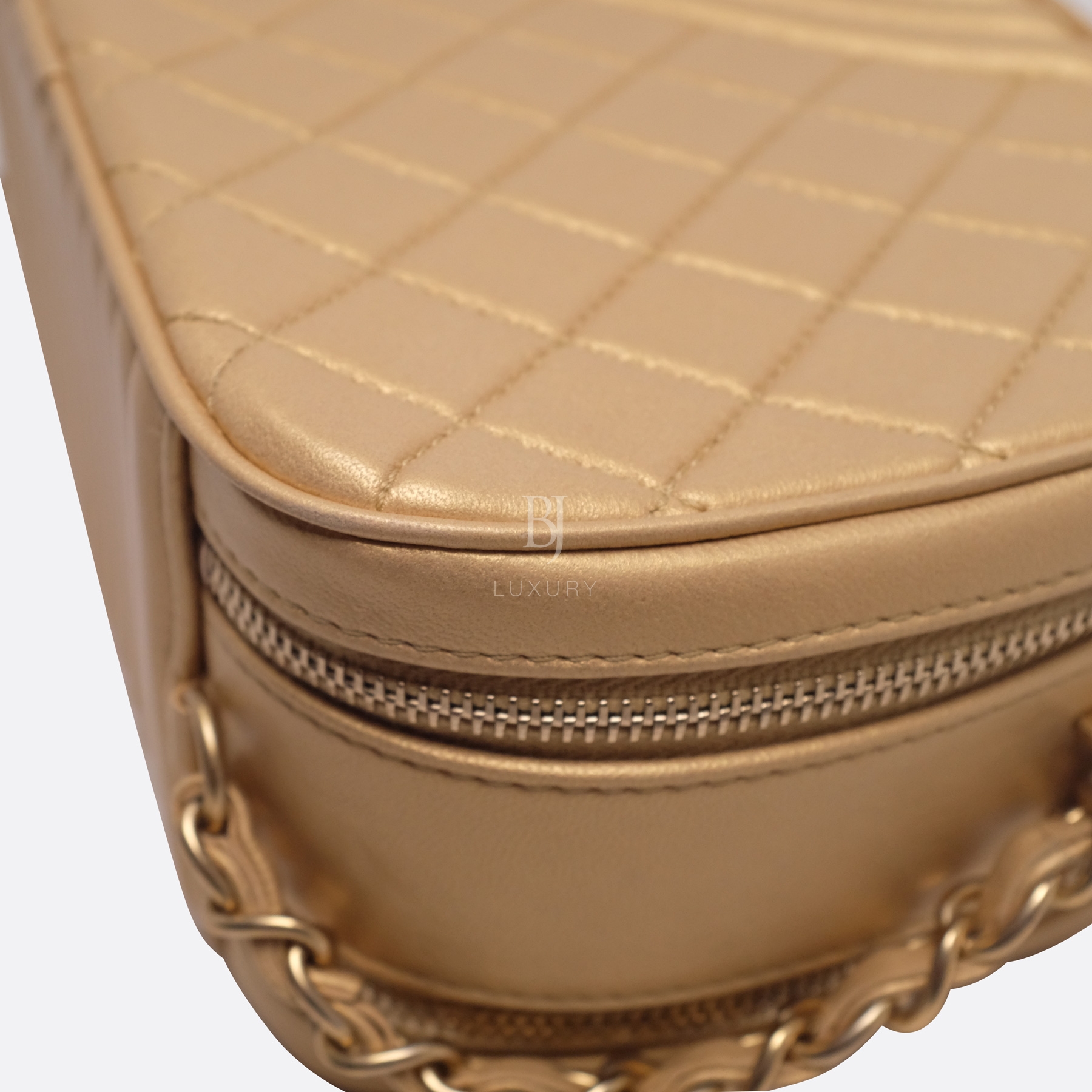 Chanel Camera Case Medium Brushed Gold Calf Gold BJ Luxury 15.jpg