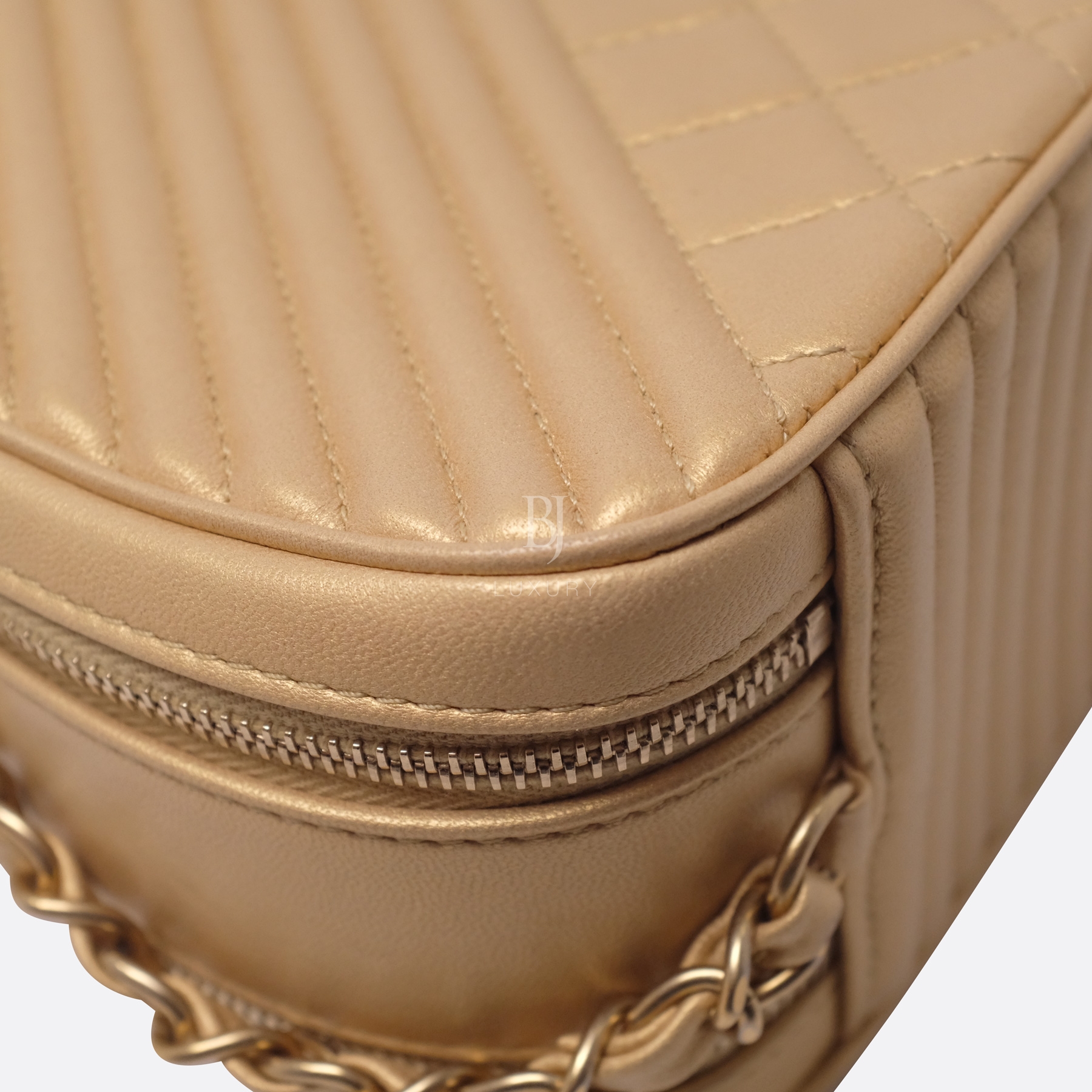 Chanel Camera Case Medium Brushed Gold Calf Gold BJ Luxury 17.jpg
