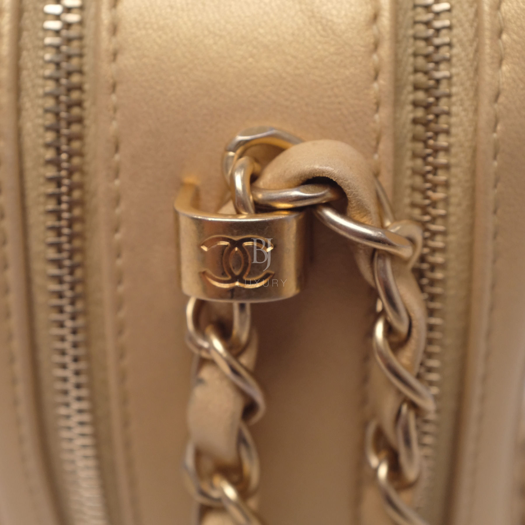 Chanel Camera Case Medium Brushed Gold Calf Gold BJ Luxury 6.jpg