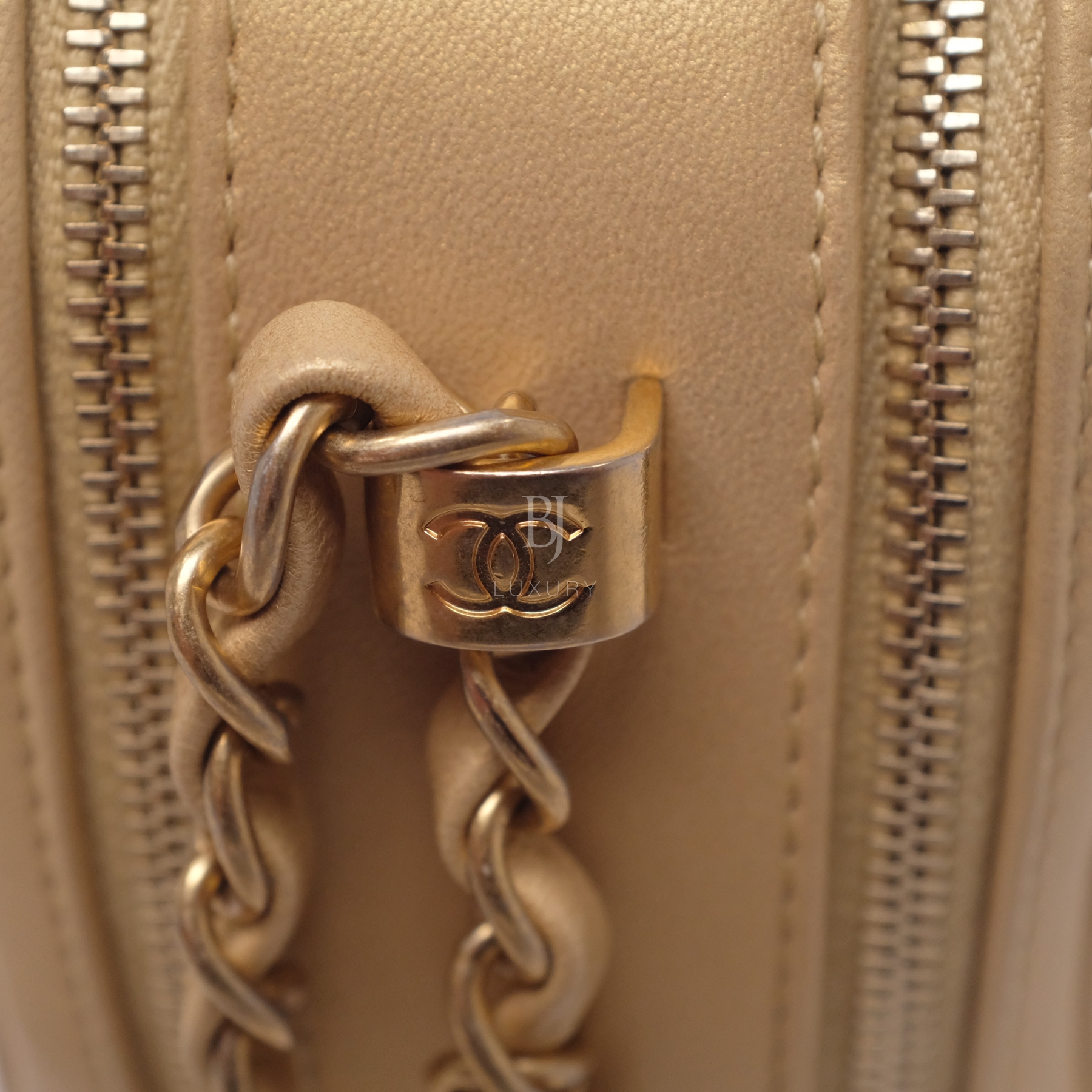 Chanel Camera Case Medium Brushed Gold Calf Gold BJ Luxury 7.jpg