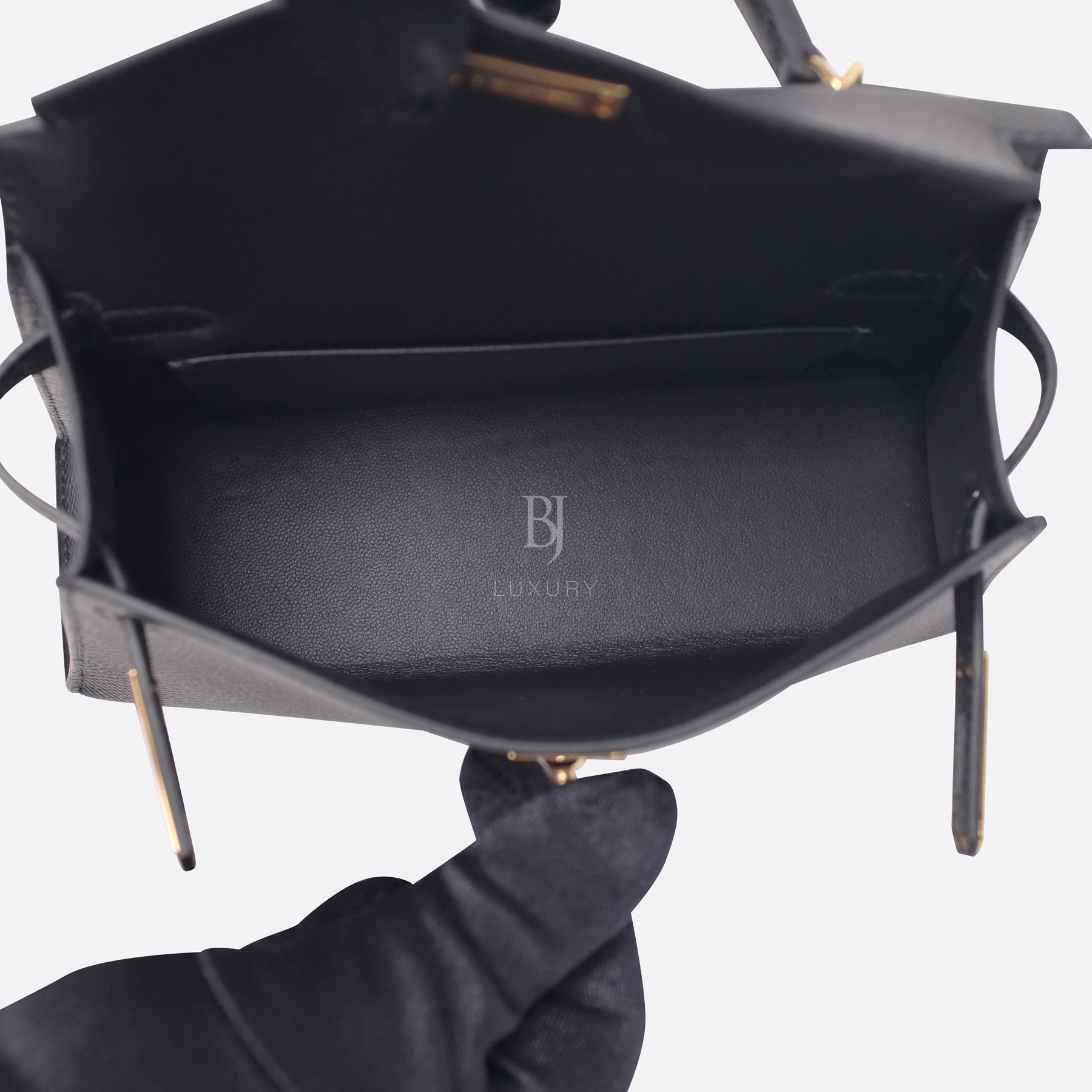 Hermes Kelly Sellier 20 Black Gold Hardware Epsom 19 BJ Luxury.jpg