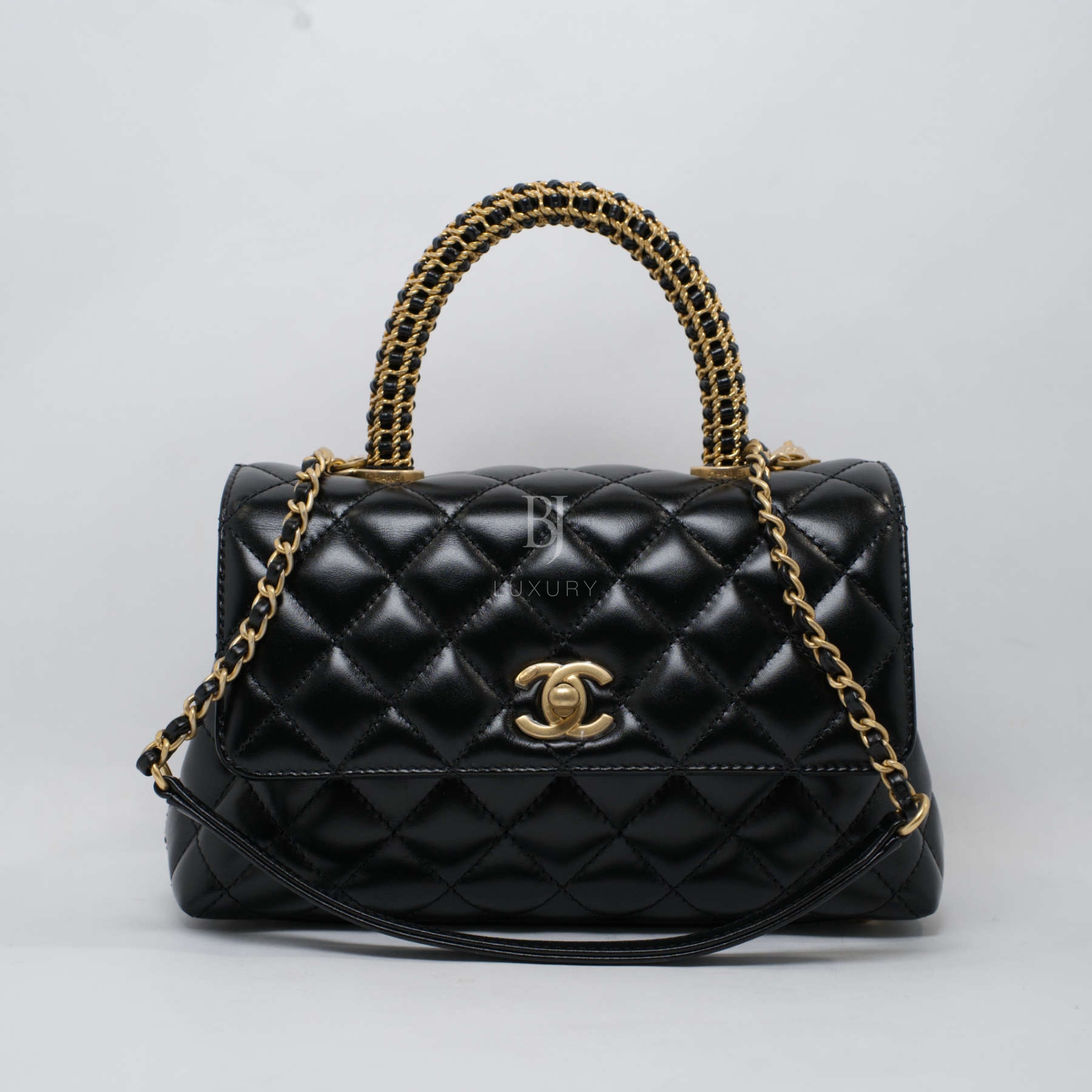 CHANEL-COCOHANDLE-SMALL-BLACK-LAMBSKIN-4134 front with strap.jpg