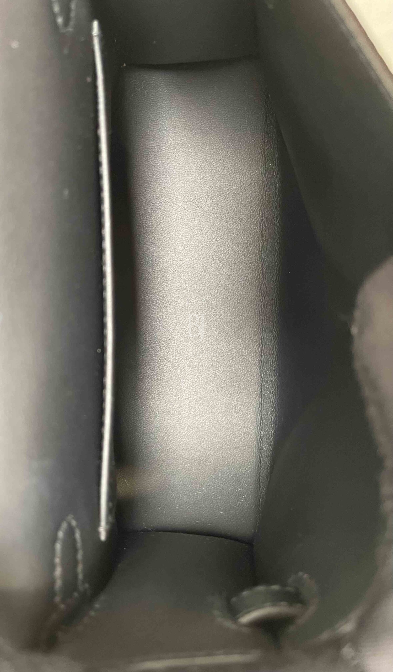 HERMES-KELLYSELLIER-20-BLACK-EPSOM-Photo 13-10-22, 5 30 24 PM.jpg