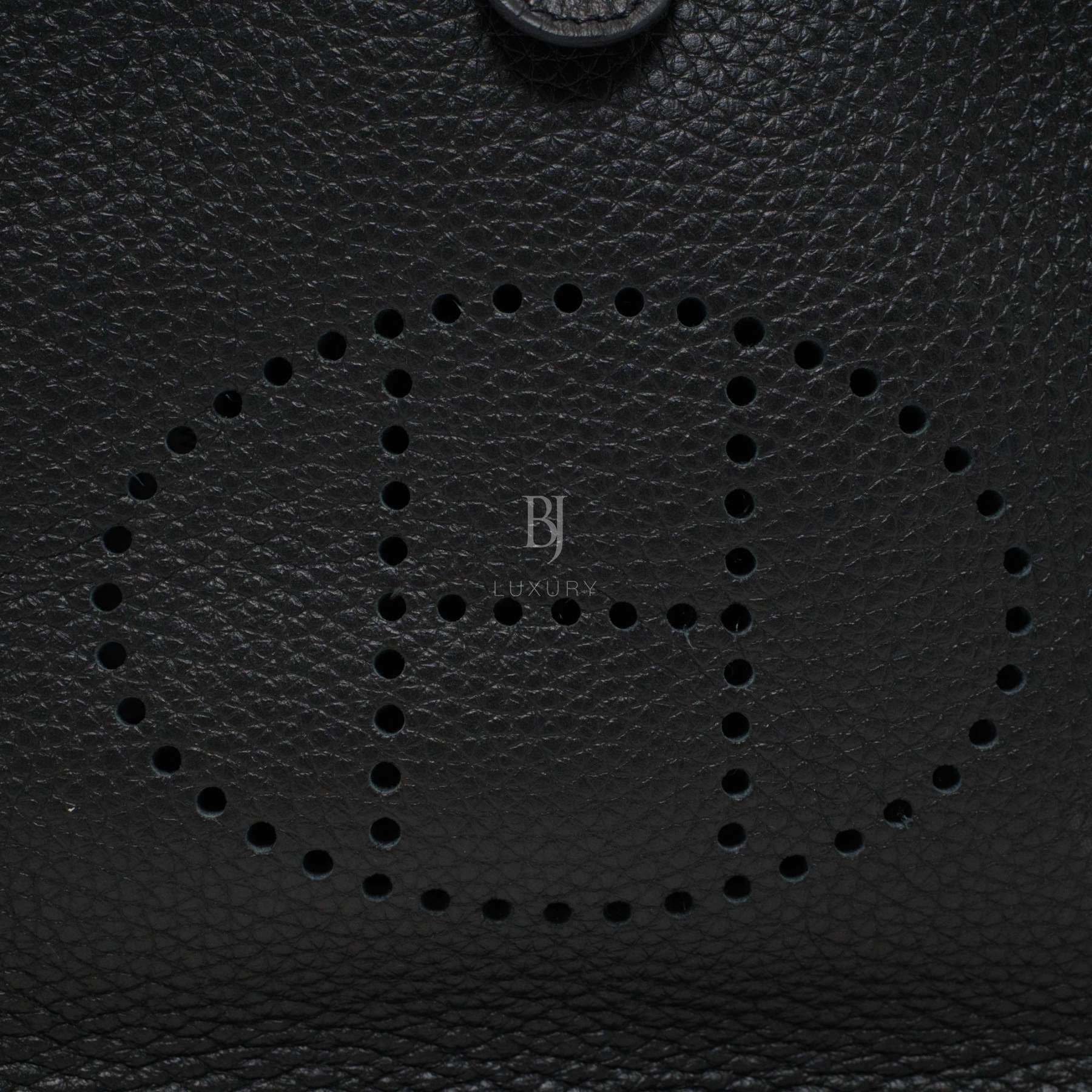 HERMES-EVELYNE-MINI-BLACK-CLEMENCE-4711 logo.jpg