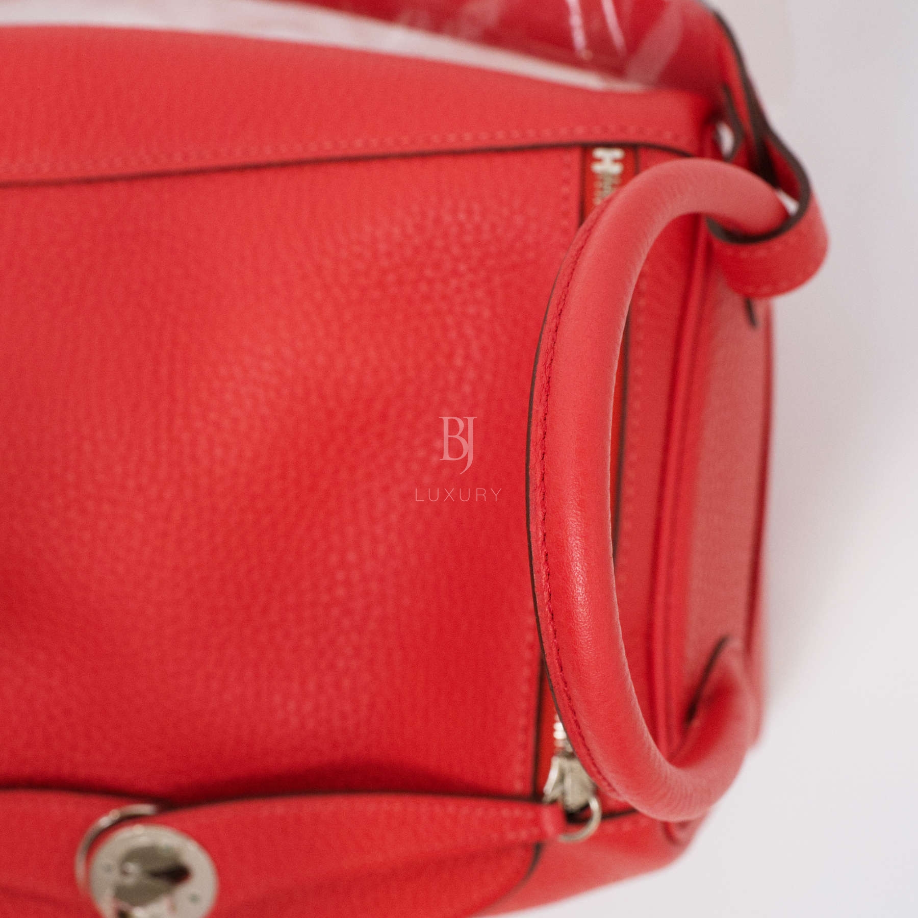 HERMES-LINDY-26-ROUGETOMATE-CLEMENCE-4812 handle2.jpg