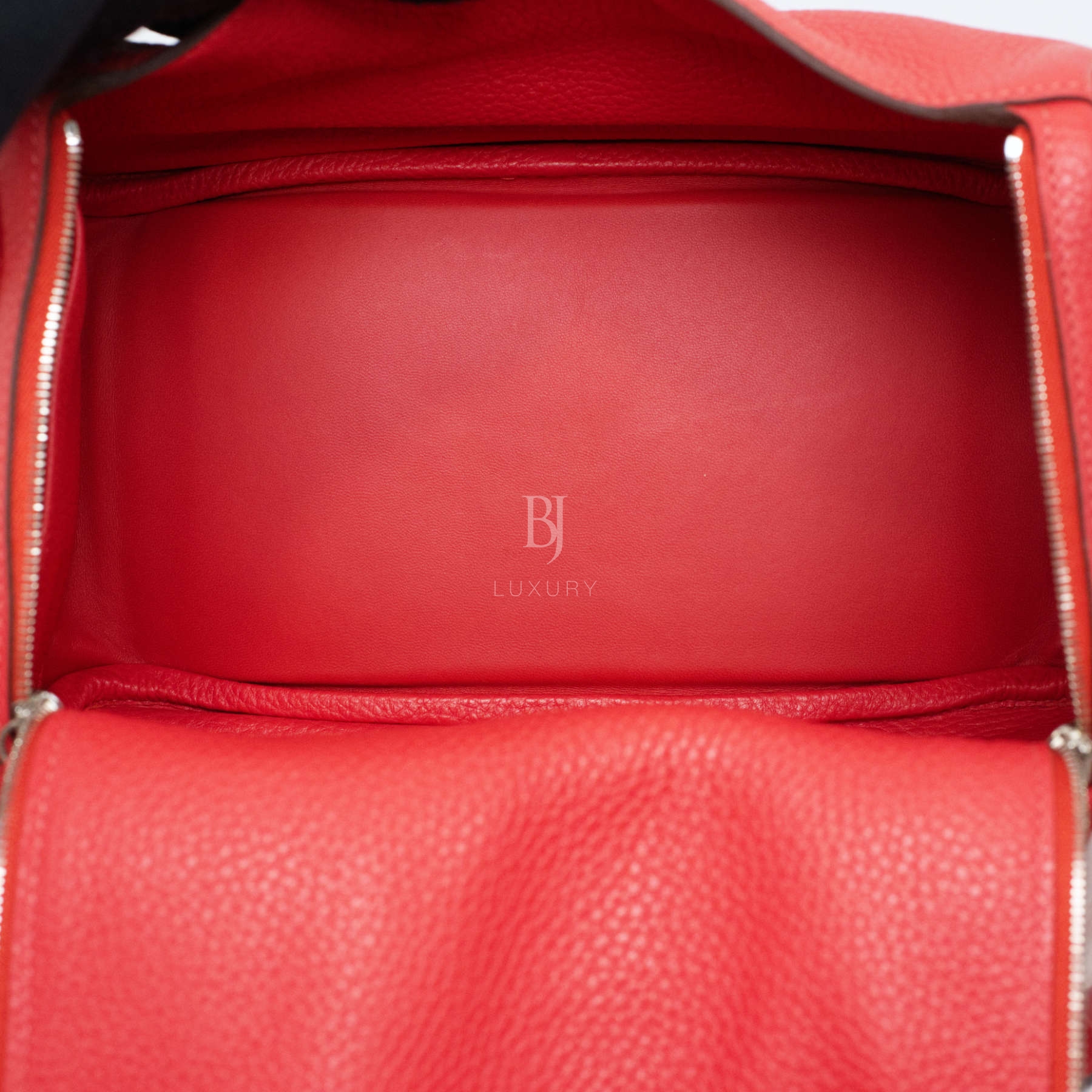 HERMES-LINDY-26-ROUGETOMATE-CLEMENCE-4812 interior.jpg