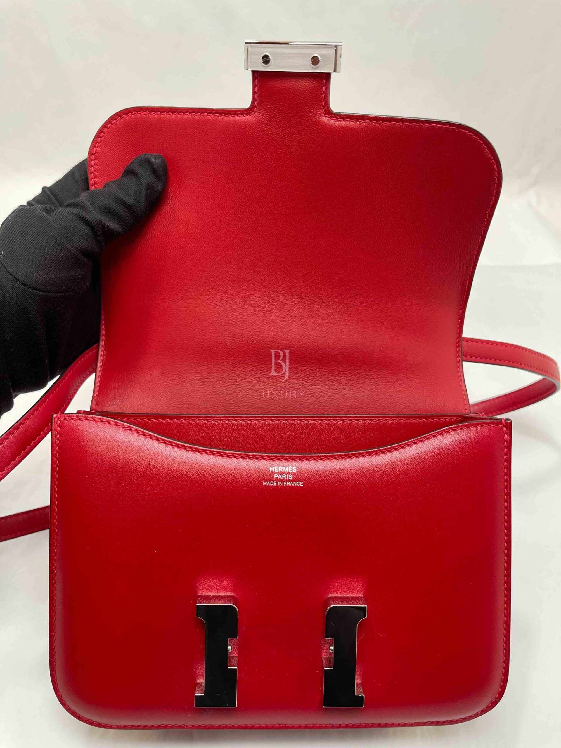 HERMES-CONSTANCE-18-ROUGECASAQUE-BOXCALF-Photo 3-9-22, 1 06 44 PM.jpg