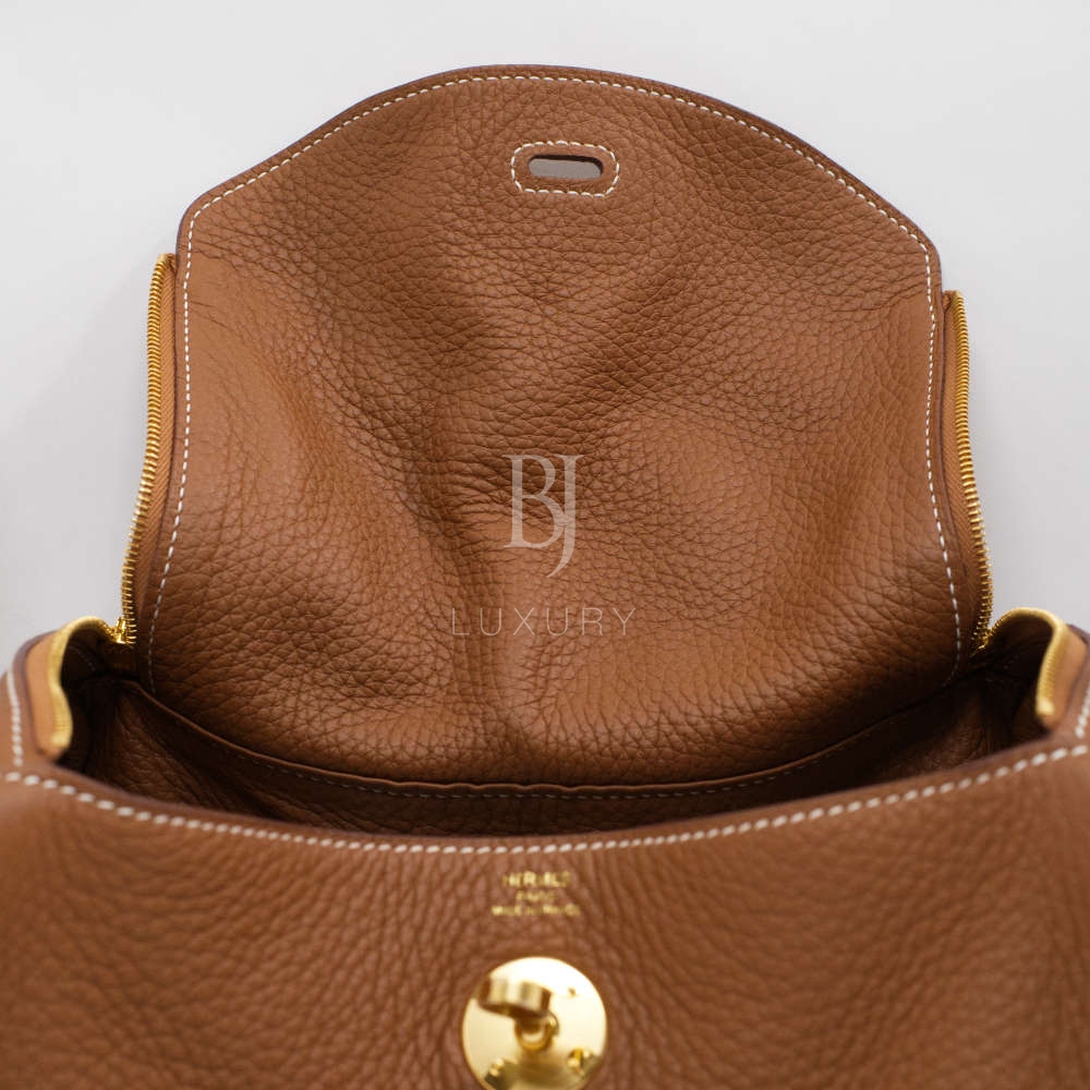 HERMES-LINDY-26-GOLD-CLEMENCE-5404 flap up.jpg