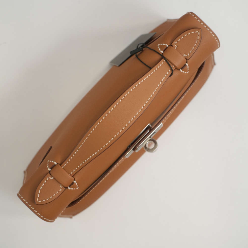 HERMES-KELLYPOCHETTE-MINI-GOLD-SWIFT-6160 topdown.jpg