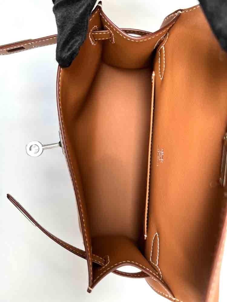 HERMES-KELLYPOCHETTE-MINI-GOLD-SWIFT-Photo 14-6-24, 4 24 44 PM.jpg