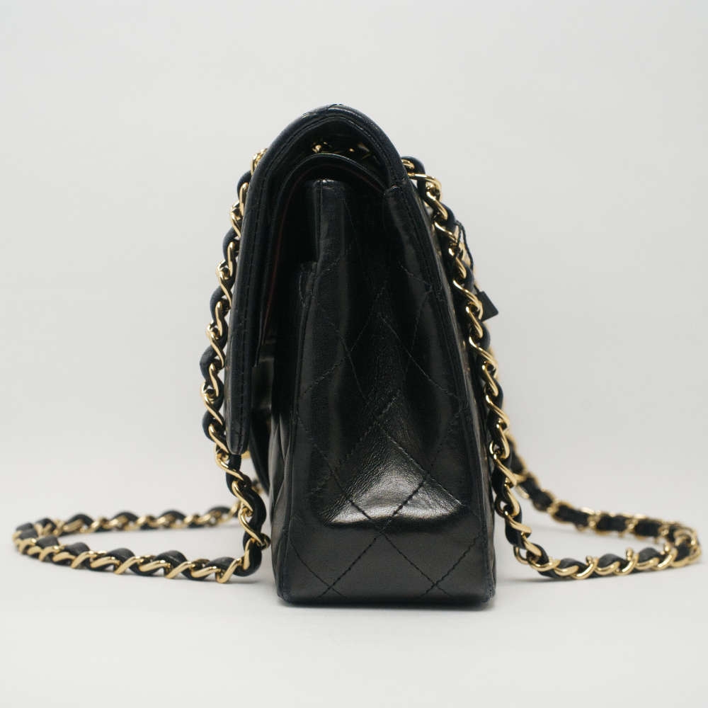 CHANEL-CLASSICHANDBAG-MEDIUM-BLACK-LAMBSKIN-7491 side.jpg