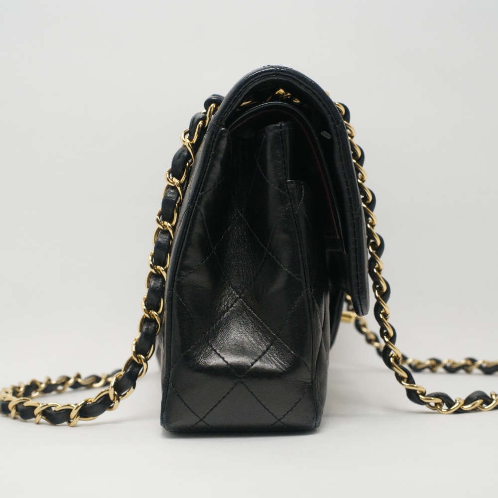 CHANEL-CLASSICHANDBAG-MEDIUM-BLACK-LAMBSKIN-7491 side2.jpg