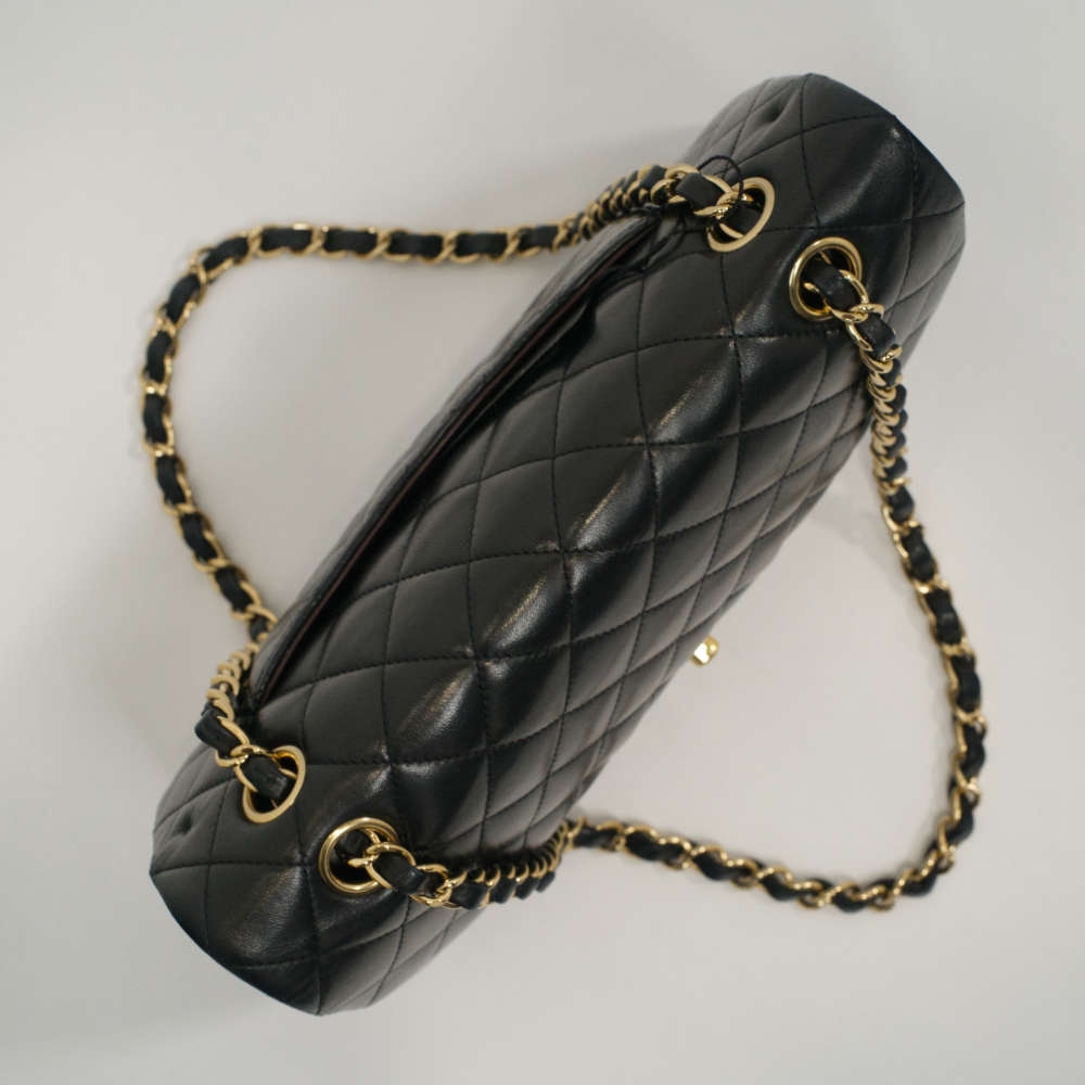 CHANEL-CLASSICHANDBAG-MEDIUM-BLACK-LAMBSKIN-7491 topdown.jpg