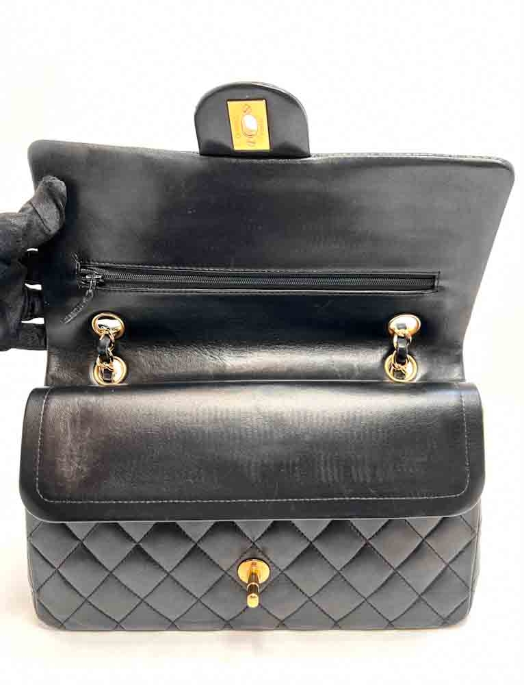 CHANEL-CLASSICHANDBAG-MEDIUM-BLACK-LAMBSKIN-IMG_1391_jpg.jpg