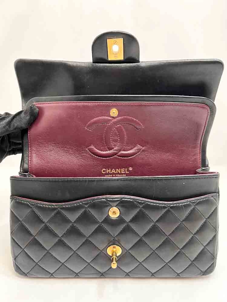 CHANEL-CLASSICHANDBAG-MEDIUM-BLACK-LAMBSKIN-IMG_1396_jpg.jpg