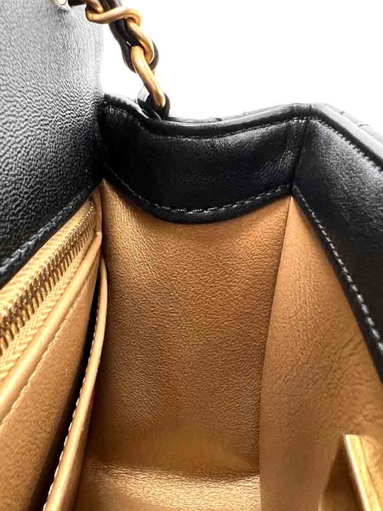 CHANEL-FLAPBAG-MINI-BLACK-LAMBSKIN-IMG_9470.jpg
