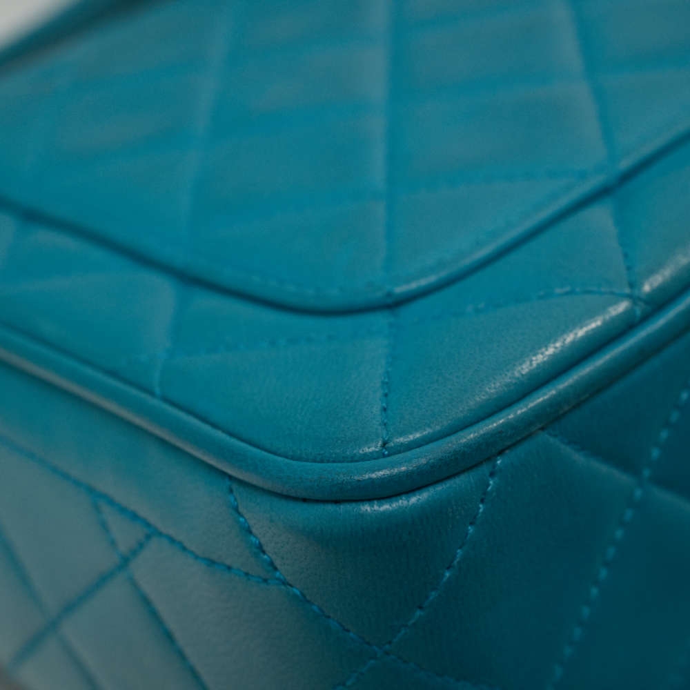 CHANEL-FLAPBAG-SMALL-BLUE-LAMBSKIN-7456 corner3.jpg