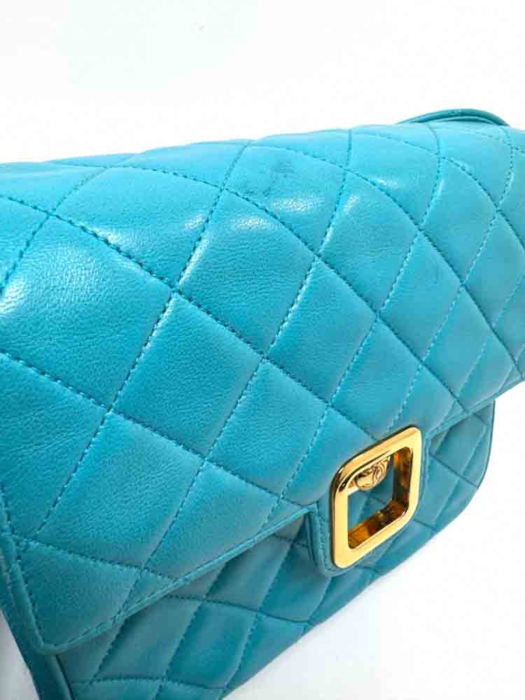 CHANEL-FLAPBAG-SMALL-BLUE-LAMBSKIN-IMG_3009_jpg.jpg