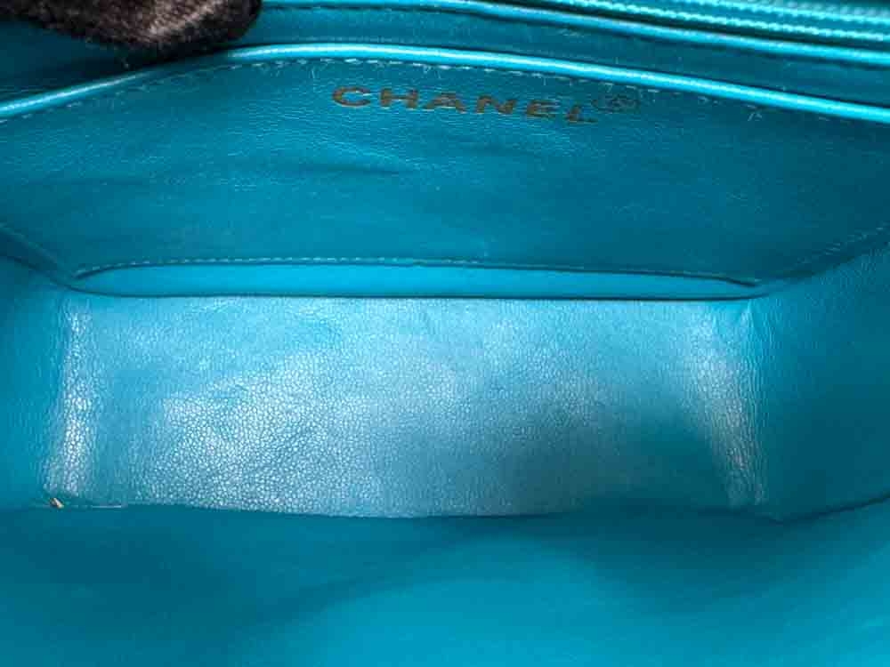 CHANEL-FLAPBAG-SMALL-BLUE-LAMBSKIN-IMG_3023_jpg.jpg