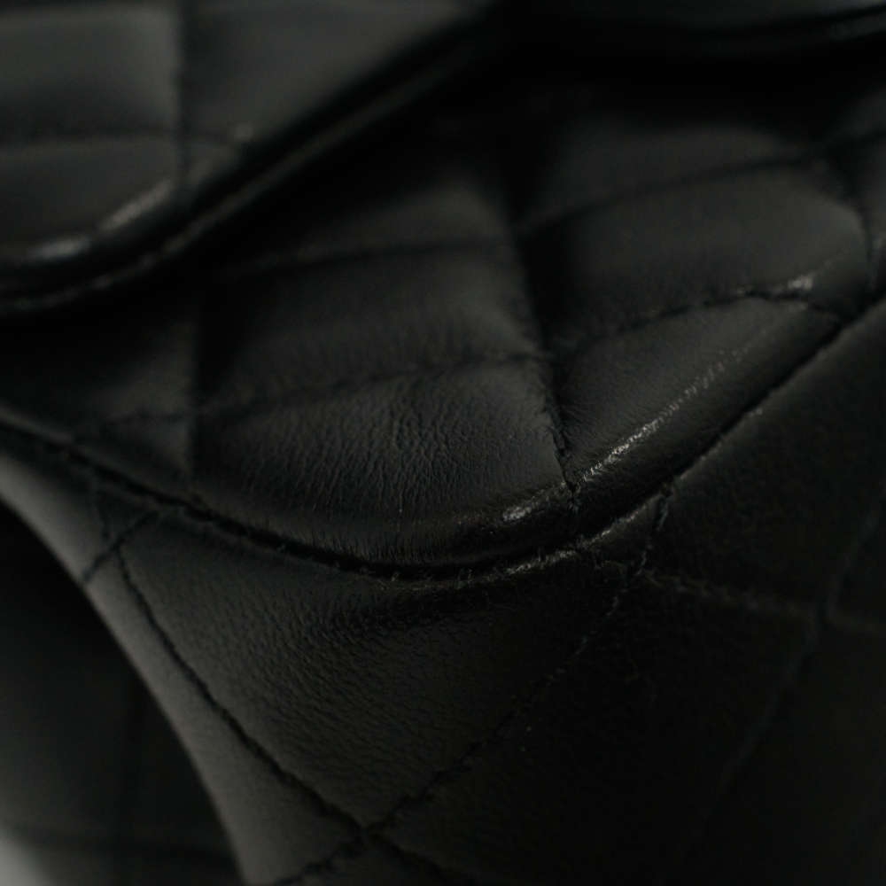 CHANEL-FLAPBAGPEARLCRUSH-MINI-BLACK-LAMBSKIN-7459 corner1.jpg