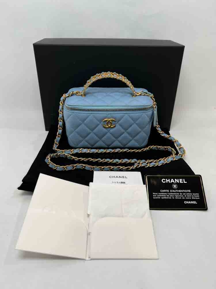 CHANEL-VANITY-BLUE-CAVIAR-IMG_0850.jpg