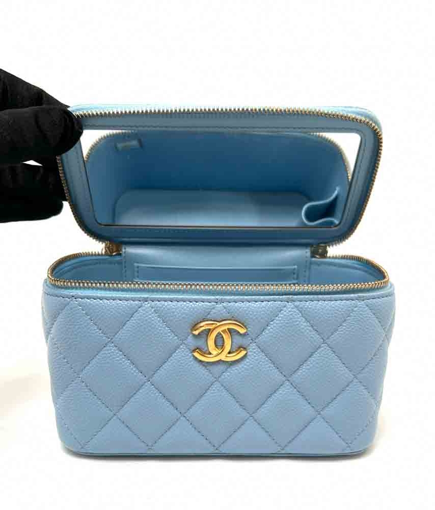 CHANEL-VANITY-BLUE-CAVIAR-IMG_0884_jpg.jpg