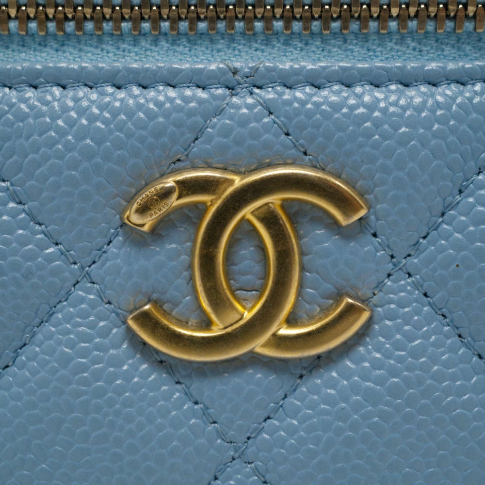 CHANEL-VANITY-MINI-BLUE-CAVIAR-7484 hw.jpg