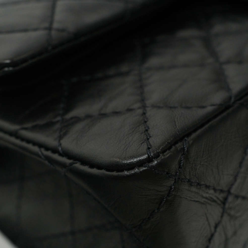 CHANEL-2.55REISSUE225-25-BLACK-AGEDCALFSKIN-7519 corner1.jpg