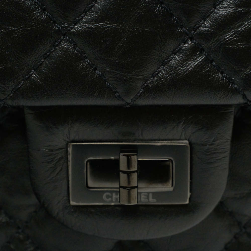 CHANEL-2.55REISSUE225-25-BLACK-AGEDCALFSKIN-7519 hw.jpg