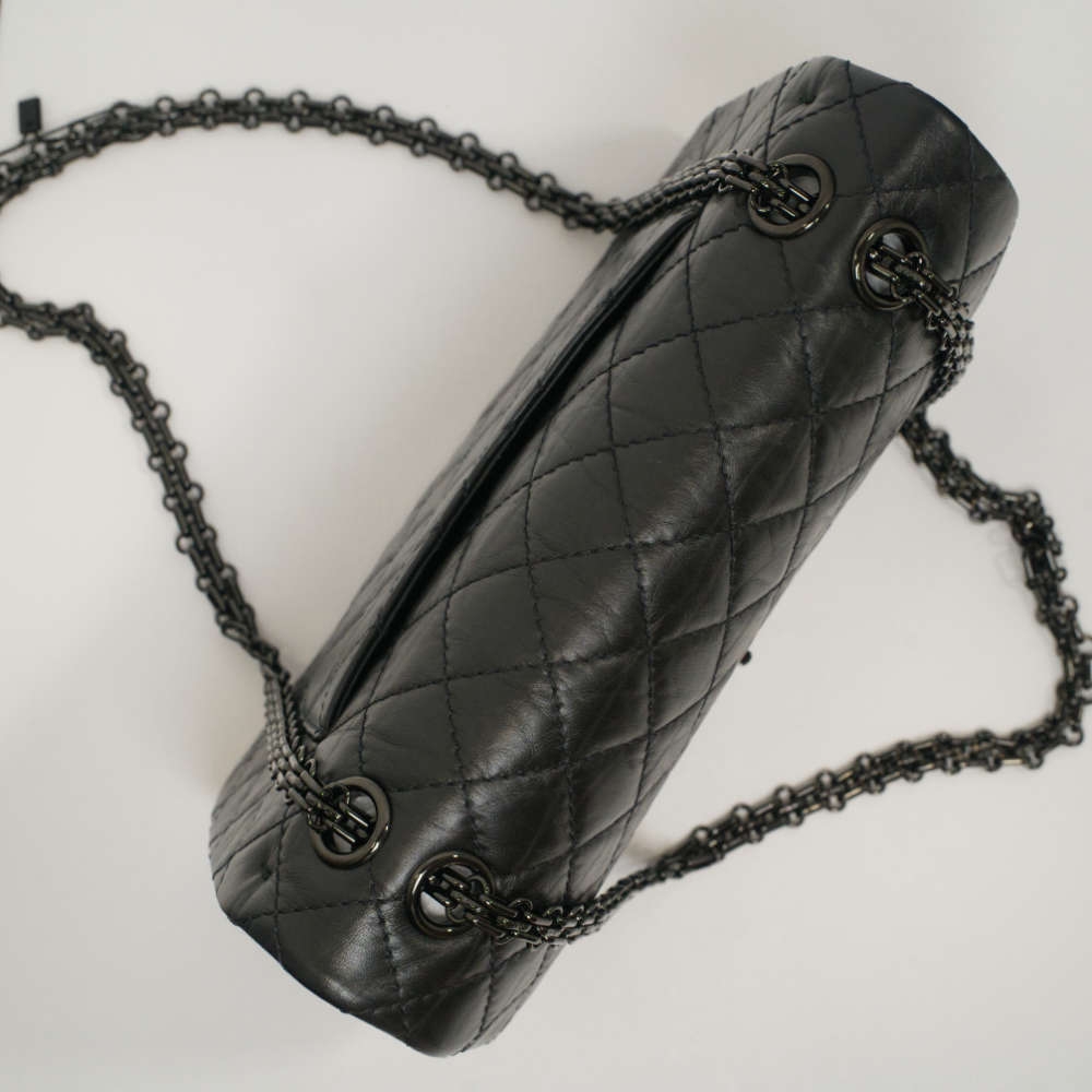 CHANEL-2.55REISSUE225-25-BLACK-AGEDCALFSKIN-7519 topdown.jpg