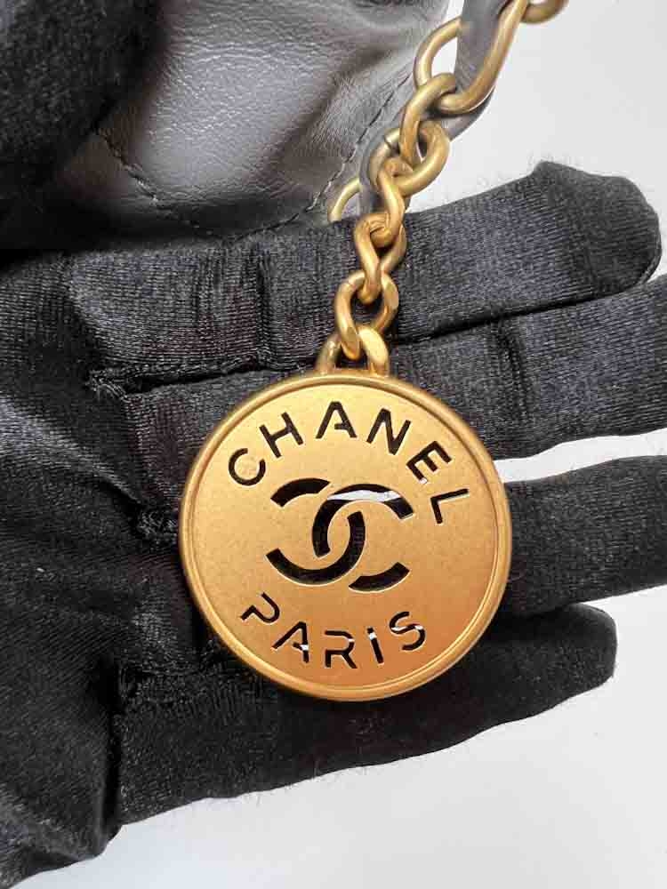 CHANEL-CHANEL22-SMALL-GRAY-LAMBSKIN-IMG_2407.jpg