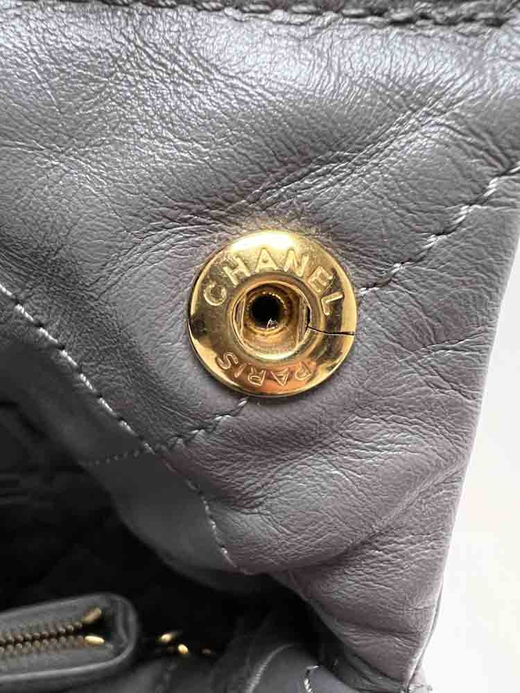 CHANEL-CHANEL22-SMALL-GRAY-LAMBSKIN-Photo 26-8-25, 5 29 09 PM.jpg