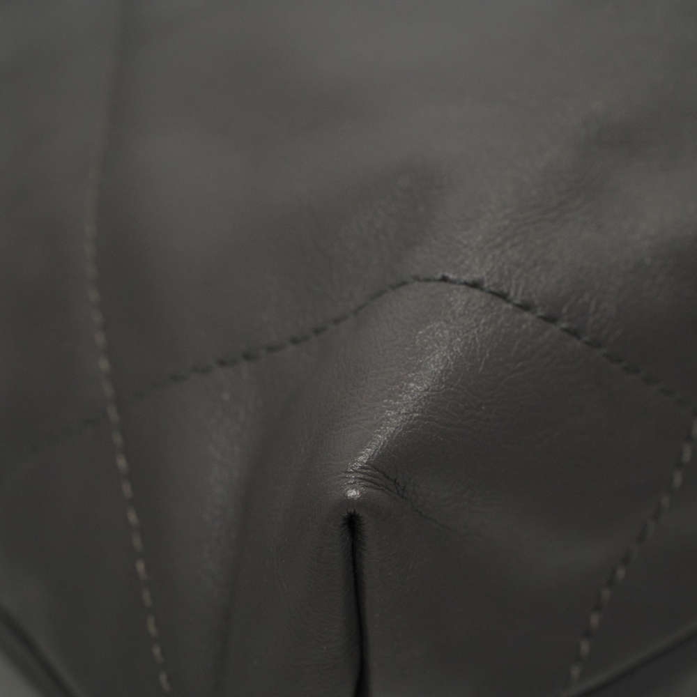 CHANEL-CHANEL22-SMALL-GRAY-SHINYCALFSKIN-7512 corner1.jpg