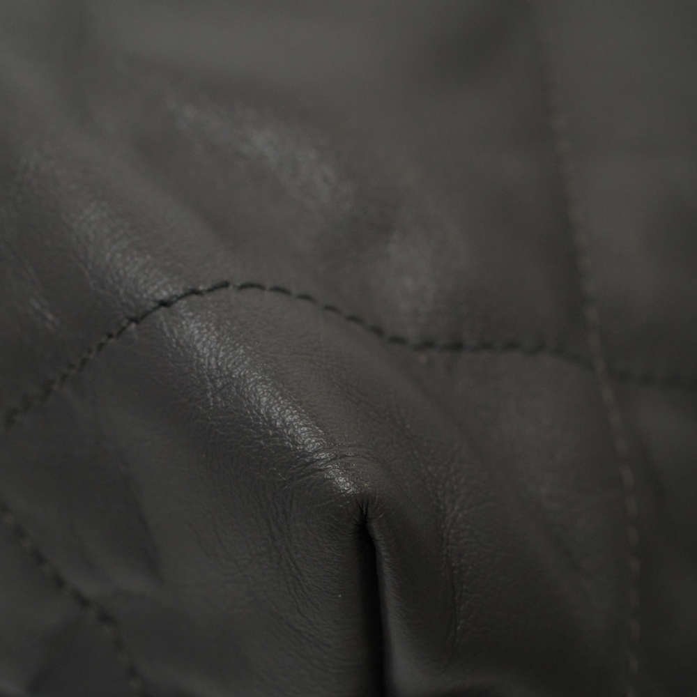 CHANEL-CHANEL22-SMALL-GRAY-SHINYCALFSKIN-7512 corner2.jpg