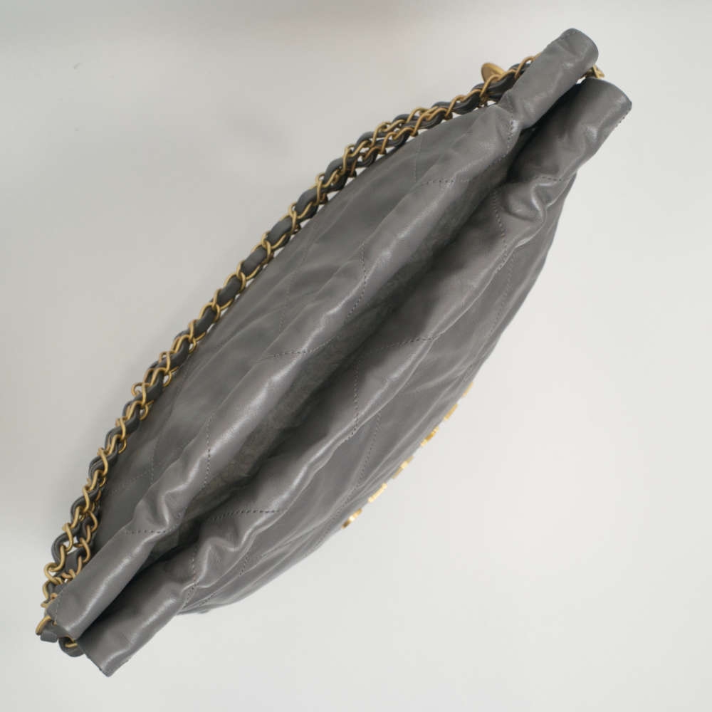 CHANEL-CHANEL22-SMALL-GRAY-SHINYCALFSKIN-7512 topdown.jpg