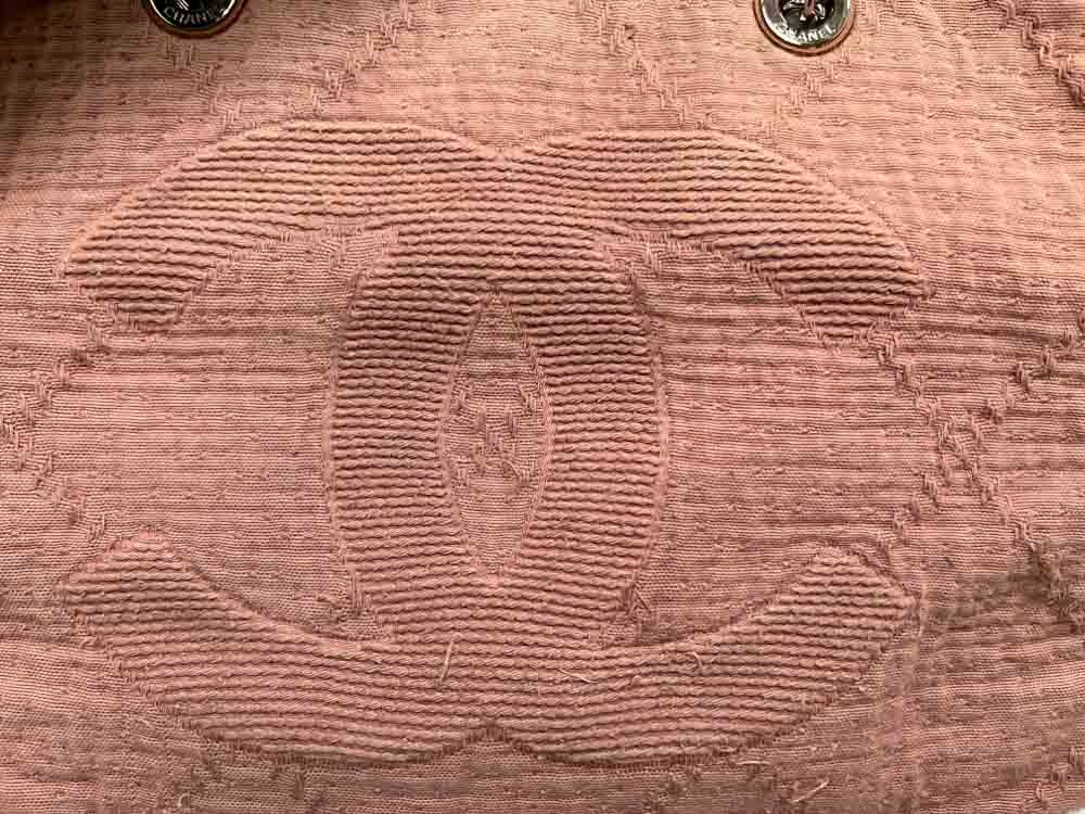 CHANEL-DEAUVILLE-MEDIUM-PINK-FABRIC-IMG_5006.jpg