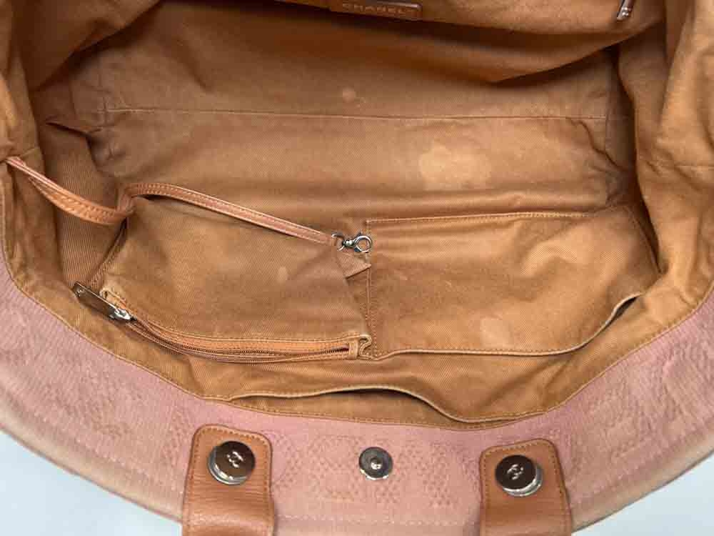 CHANEL-DEAUVILLE-MEDIUM-PINK-FABRIC-IMG_5022.jpg