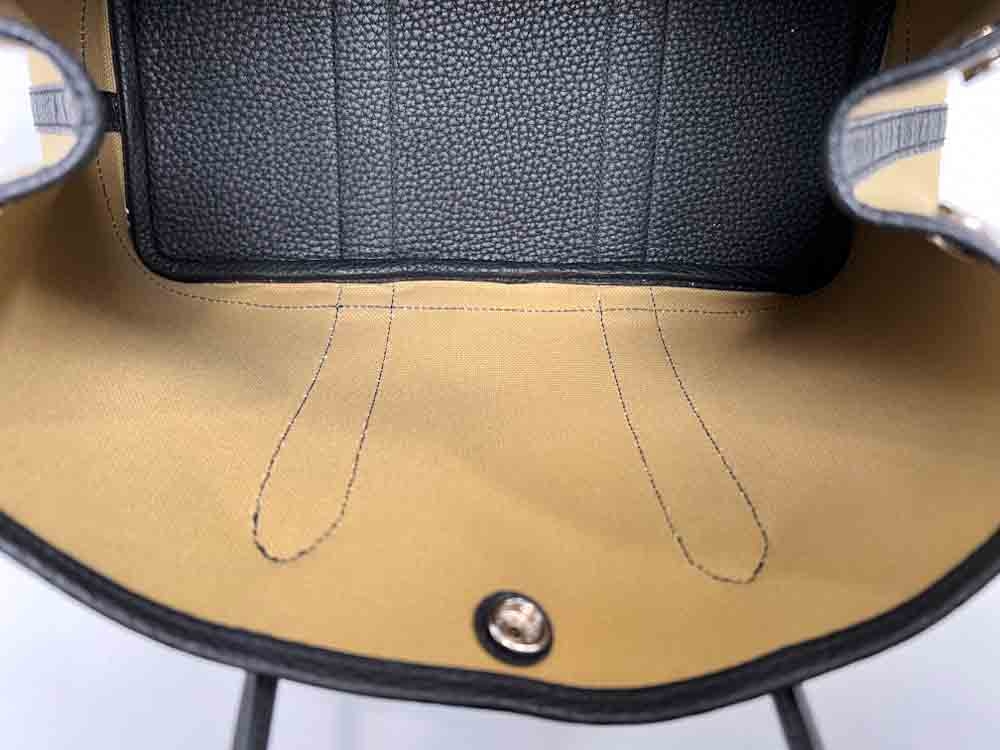 HERMES-GARDENPARTY-30-POUSSIERE-CANVAS,NEGONDA-Photo 3-10-25, 11 23 22 AM.jpg