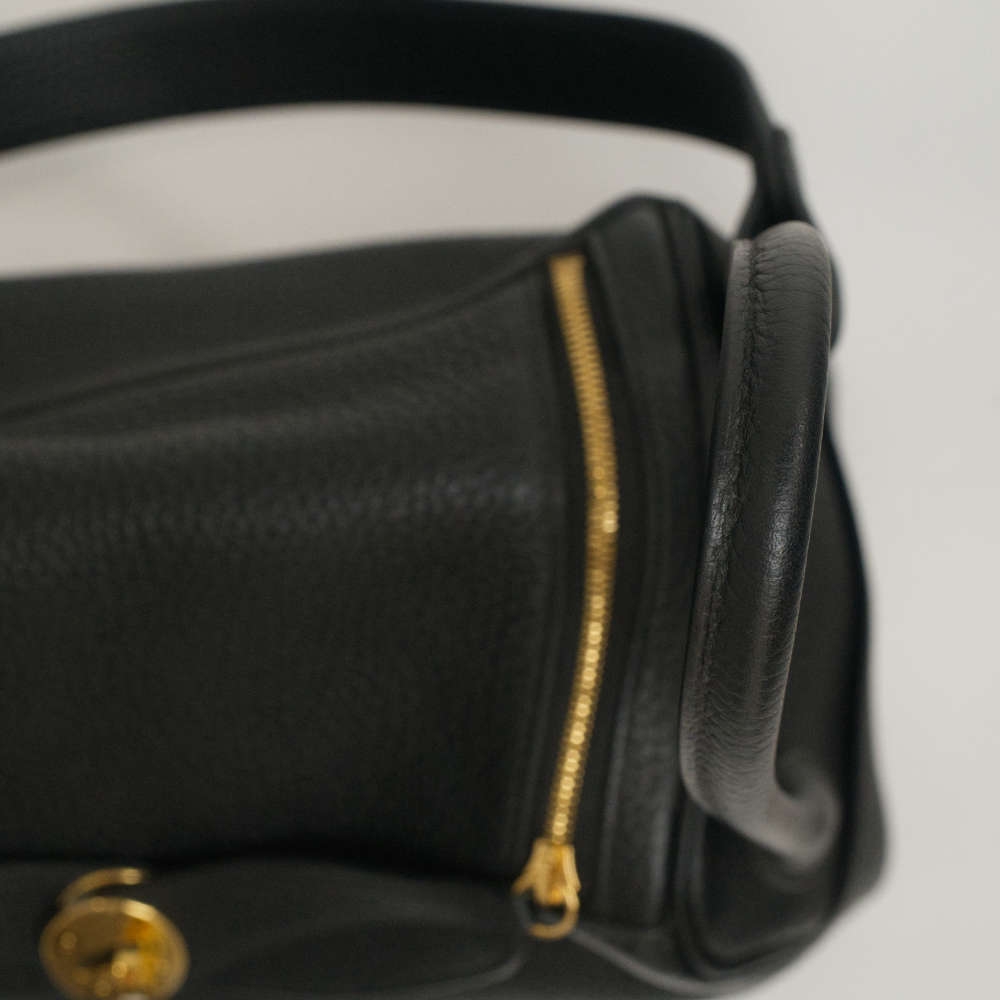 HERMES-LINDY-26-BLACK-CLEMENCE-7581 handle2.jpg