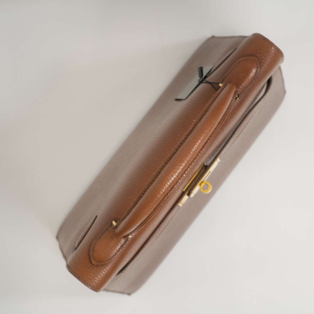 HERMES-KELLYSELLIER-32-BROWN-ARDENNES-7626 topdown.jpg