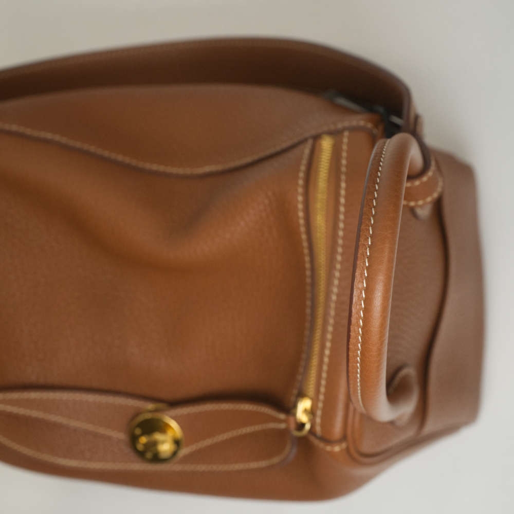 HERMES-LINDY-26-GOLD-CLEMENCE-7707 handle2.jpg