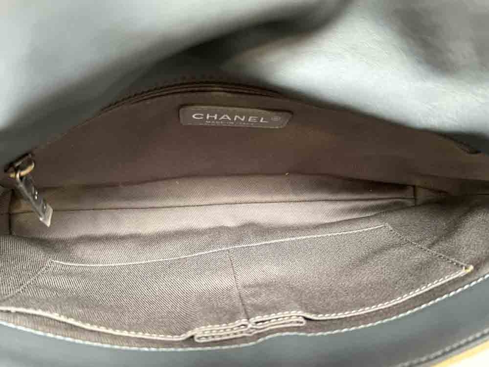 CHANEL-BOYCHANEL-MEDIUM-MULTICOLOR-FABRIC-IMG_4064_jpg.jpg
