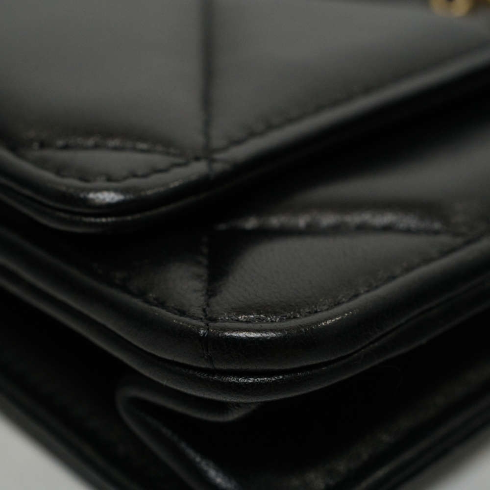 CHANEL-CHANEL19WOC-BLACK-SHINYCALFSKIN-7706 corner1.jpg