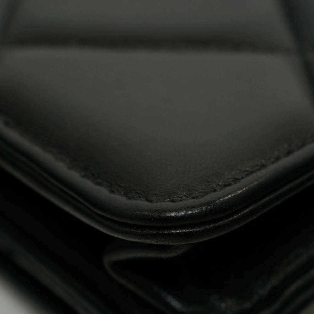 CHANEL-CHANEL19WOC-BLACK-SHINYCALFSKIN-7706 corner3.jpg