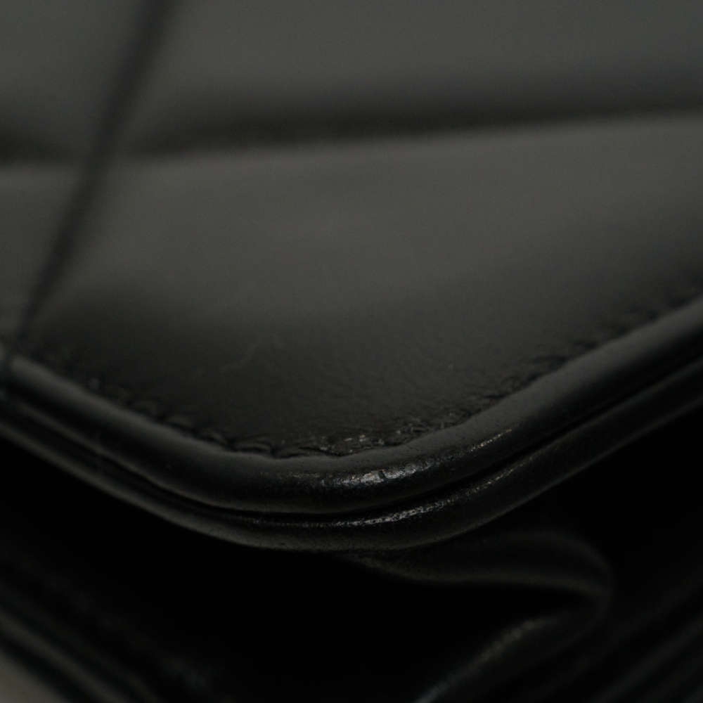 CHANEL-CHANEL19WOC-BLACK-SHINYCALFSKIN-7706 corner4.jpg