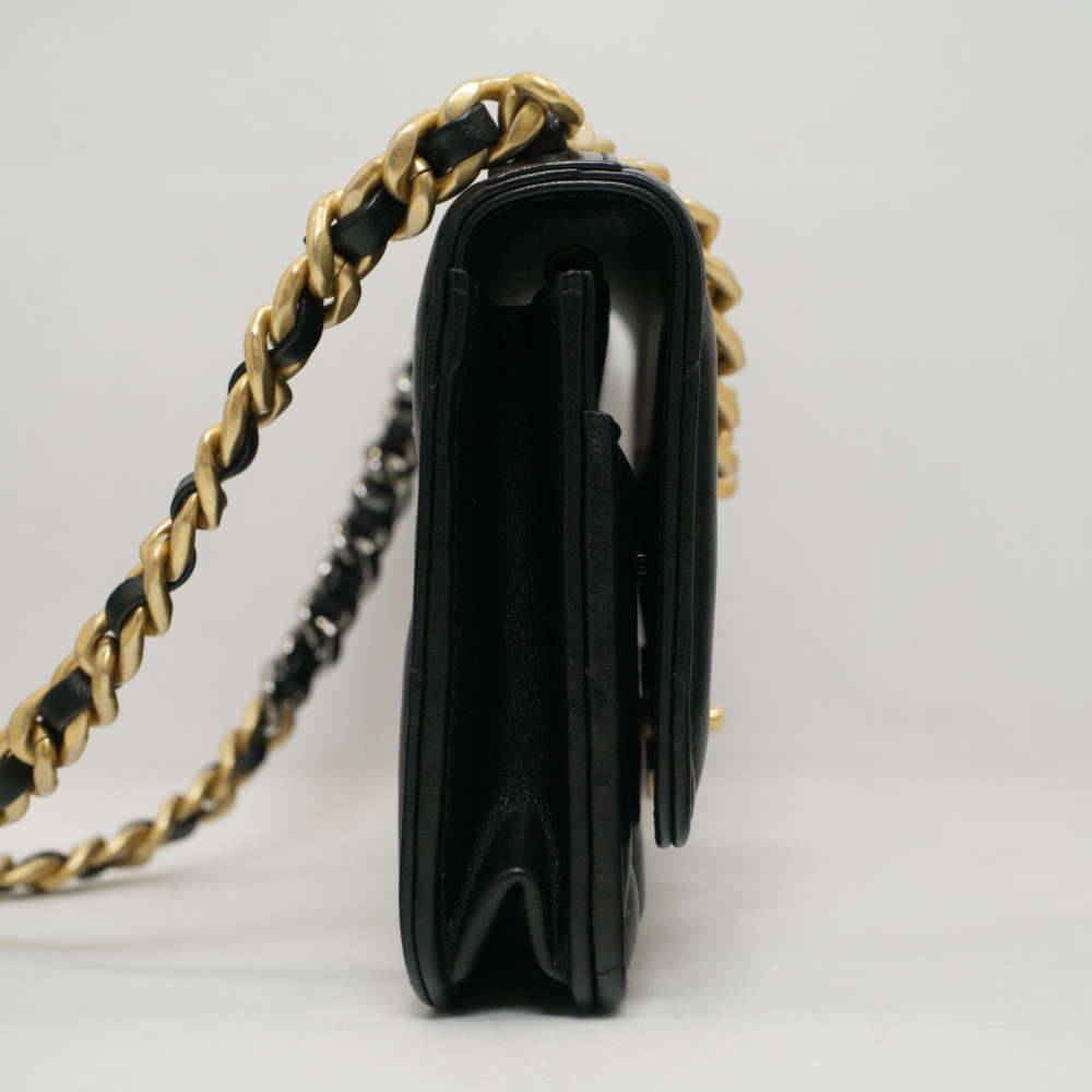 CHANEL-CHANEL19WOC-BLACK-SHINYCALFSKIN-7706 side2.jpg