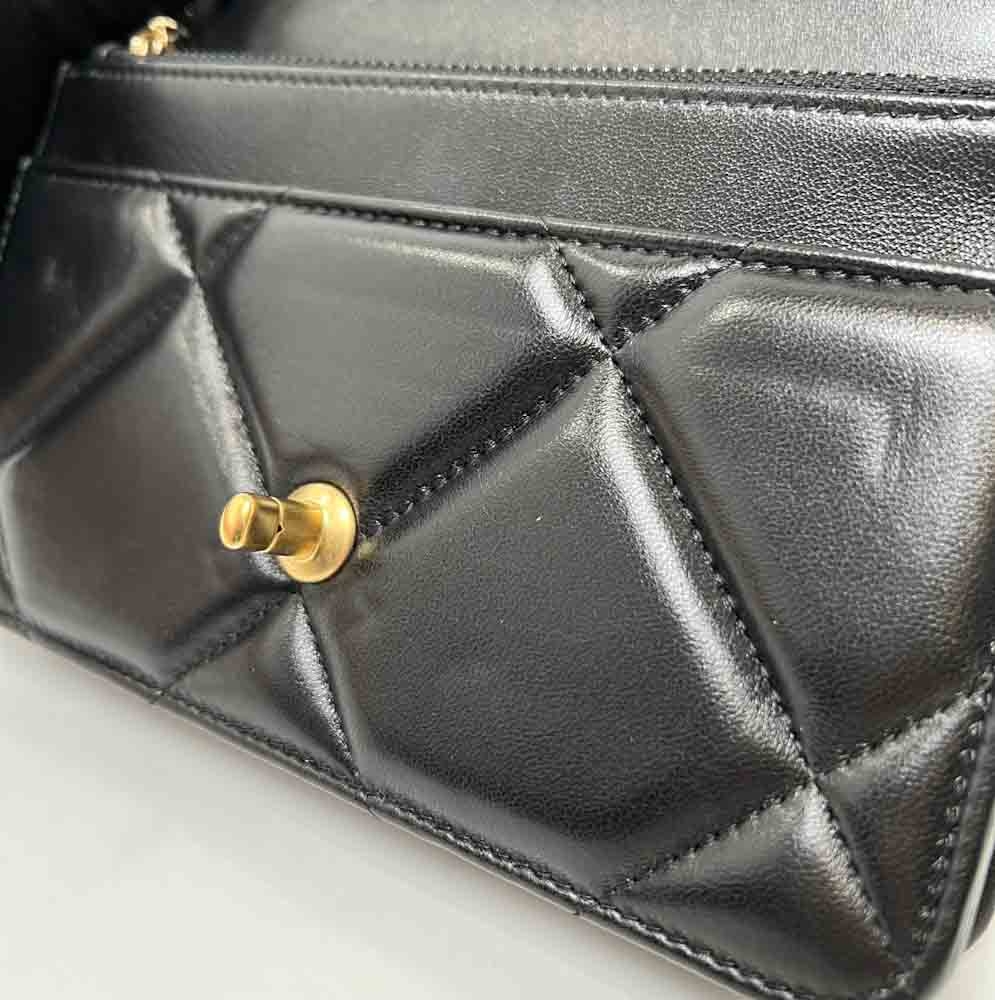 CHANEL-CHANEL19WOC-BLACK-SHINYCALFSKIN-IMG_0746_jpg.jpg