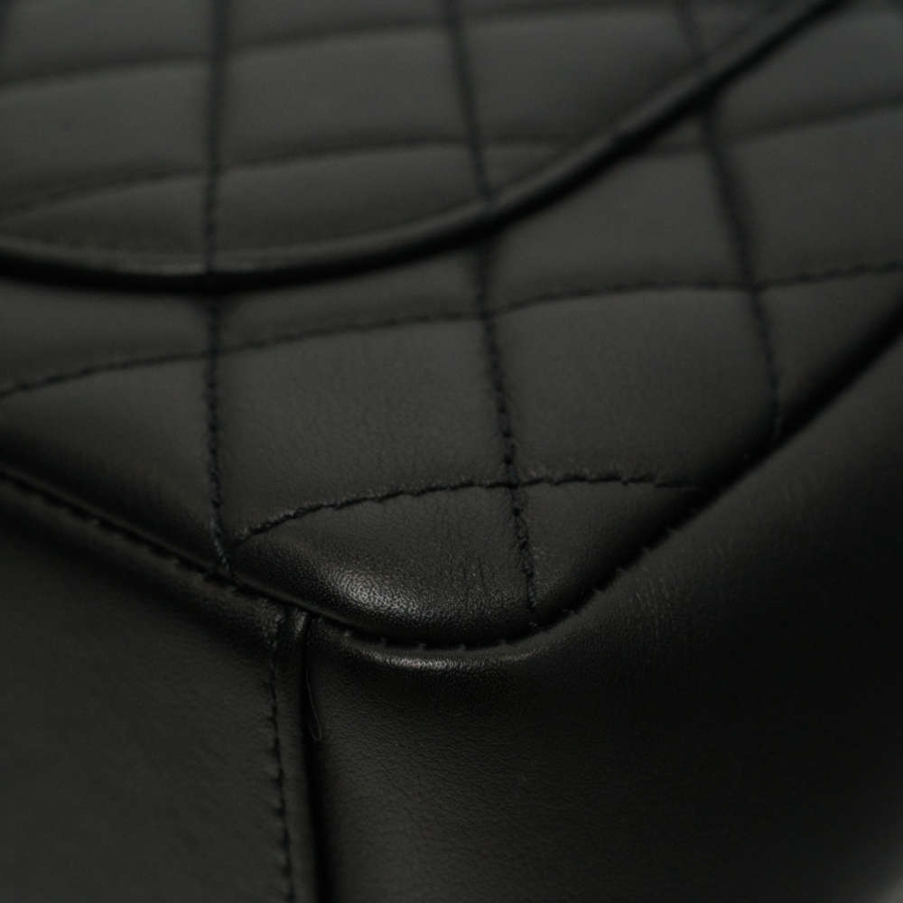 CHANEL-FLAPBAG-MEDIUM-SOBLACK-LAMBSKIN-7738 corner4.jpg