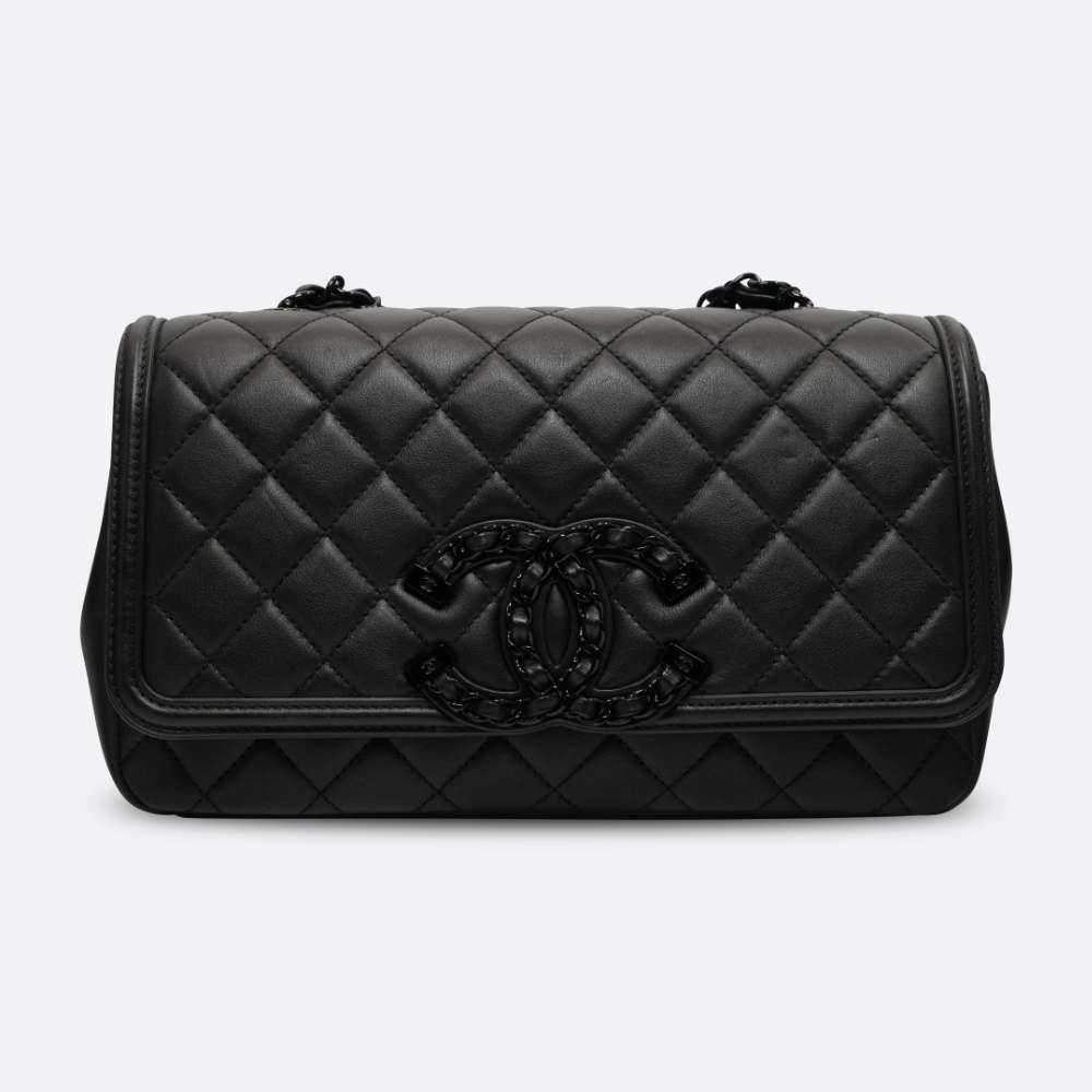 CHANEL-FLAPBAG-MEDIUM-SOBLACK-LAMBSKIN-7738 front.jpg