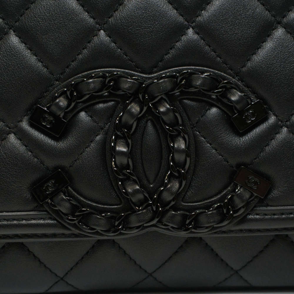 CHANEL-FLAPBAG-MEDIUM-SOBLACK-LAMBSKIN-7738 hw.jpg